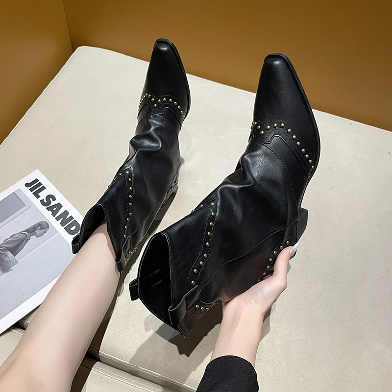 Nives | Slouch Western Boots with Studs