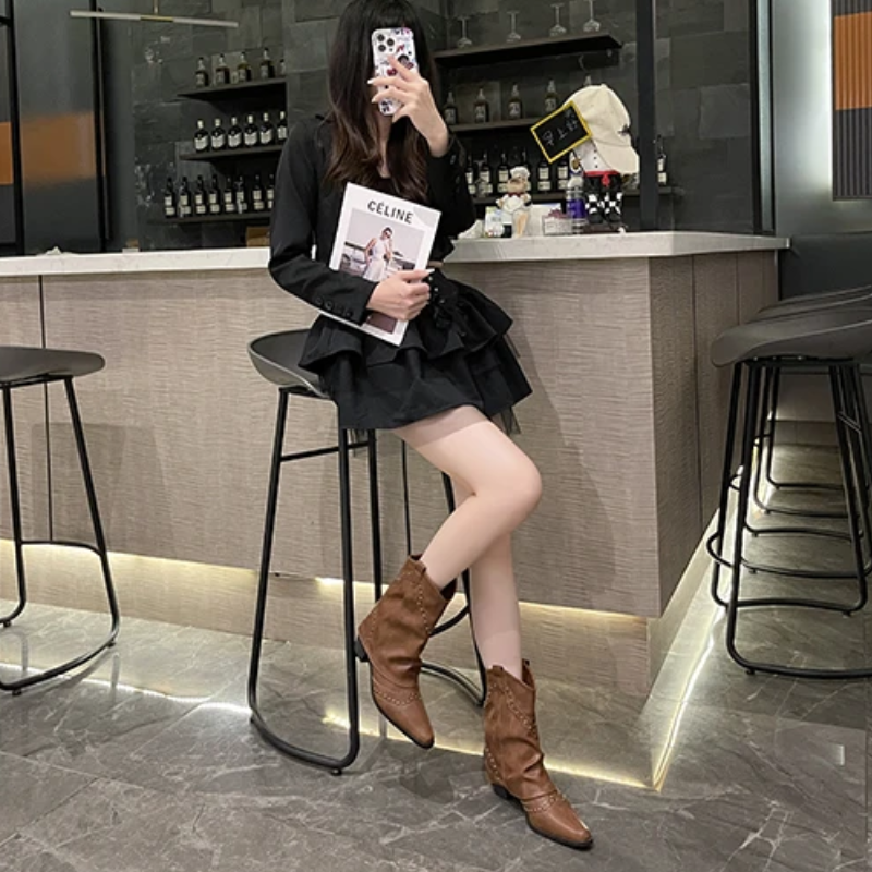 Nives | Slouch Western Boots with Studs
