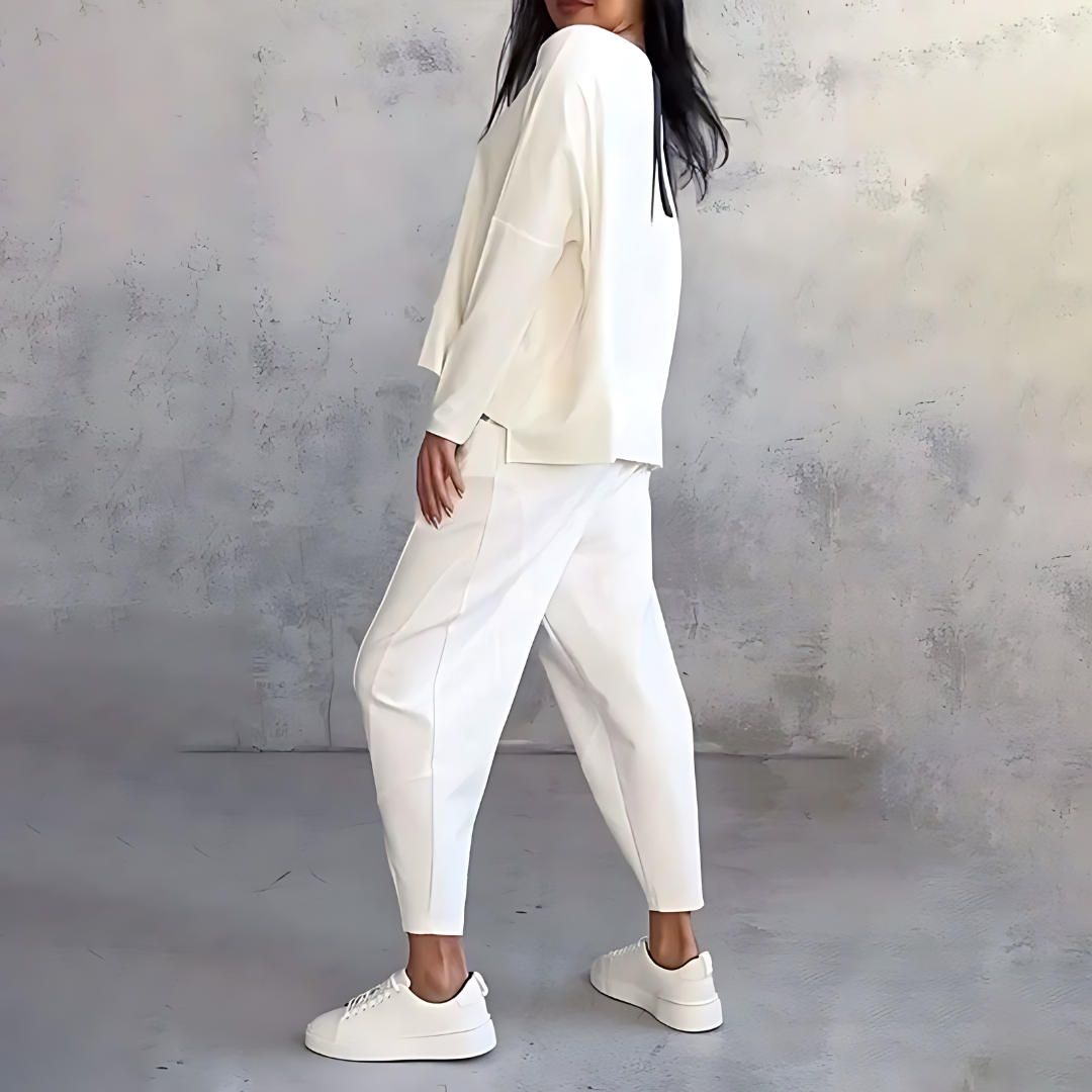 Amika | Comfortable Two-Piece Set