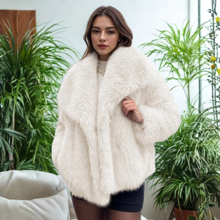 Annabelle | Collared Fuzzy Coat