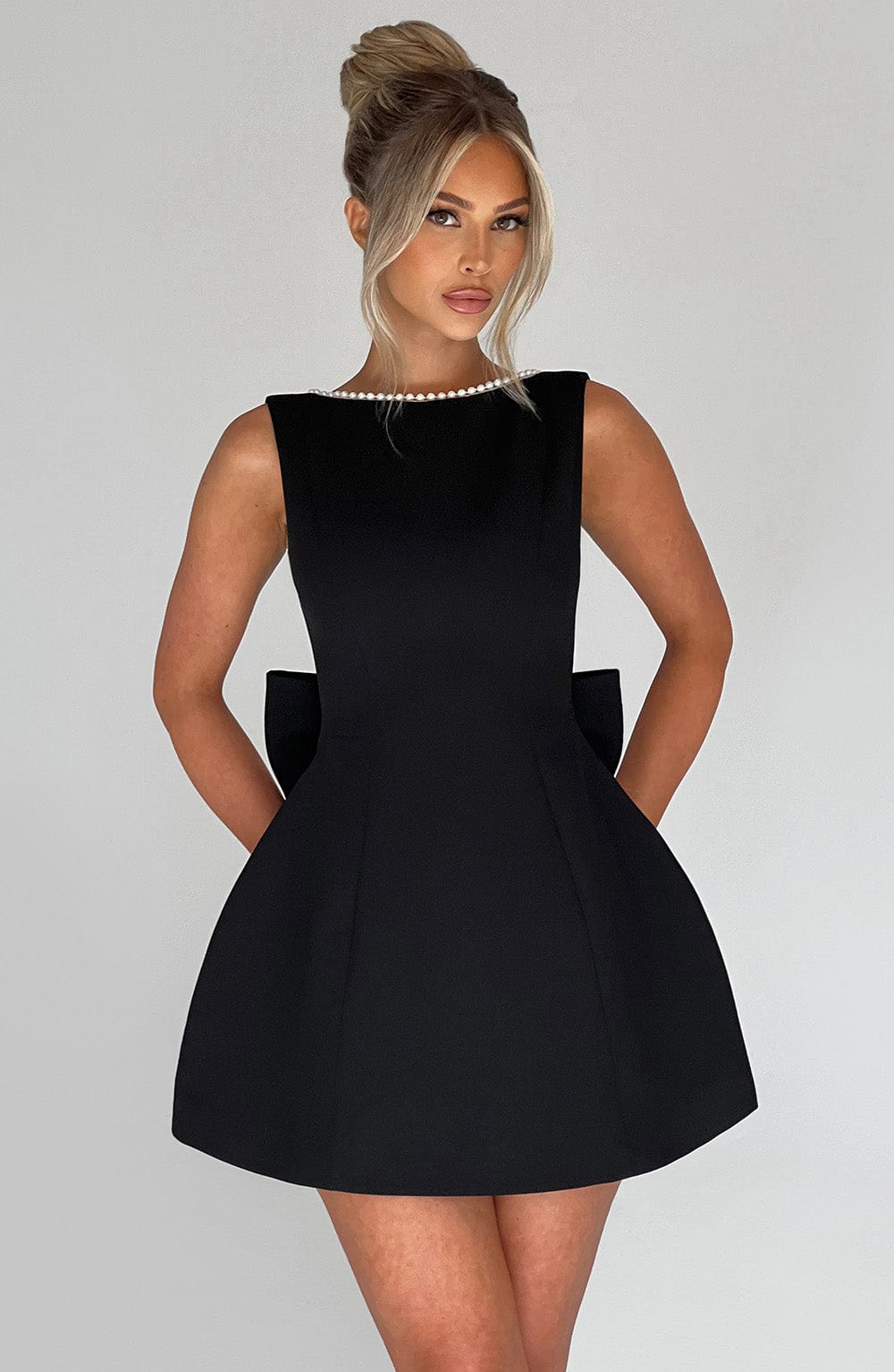 Cleopatraeve | Structured Bow-Back Mini Dress