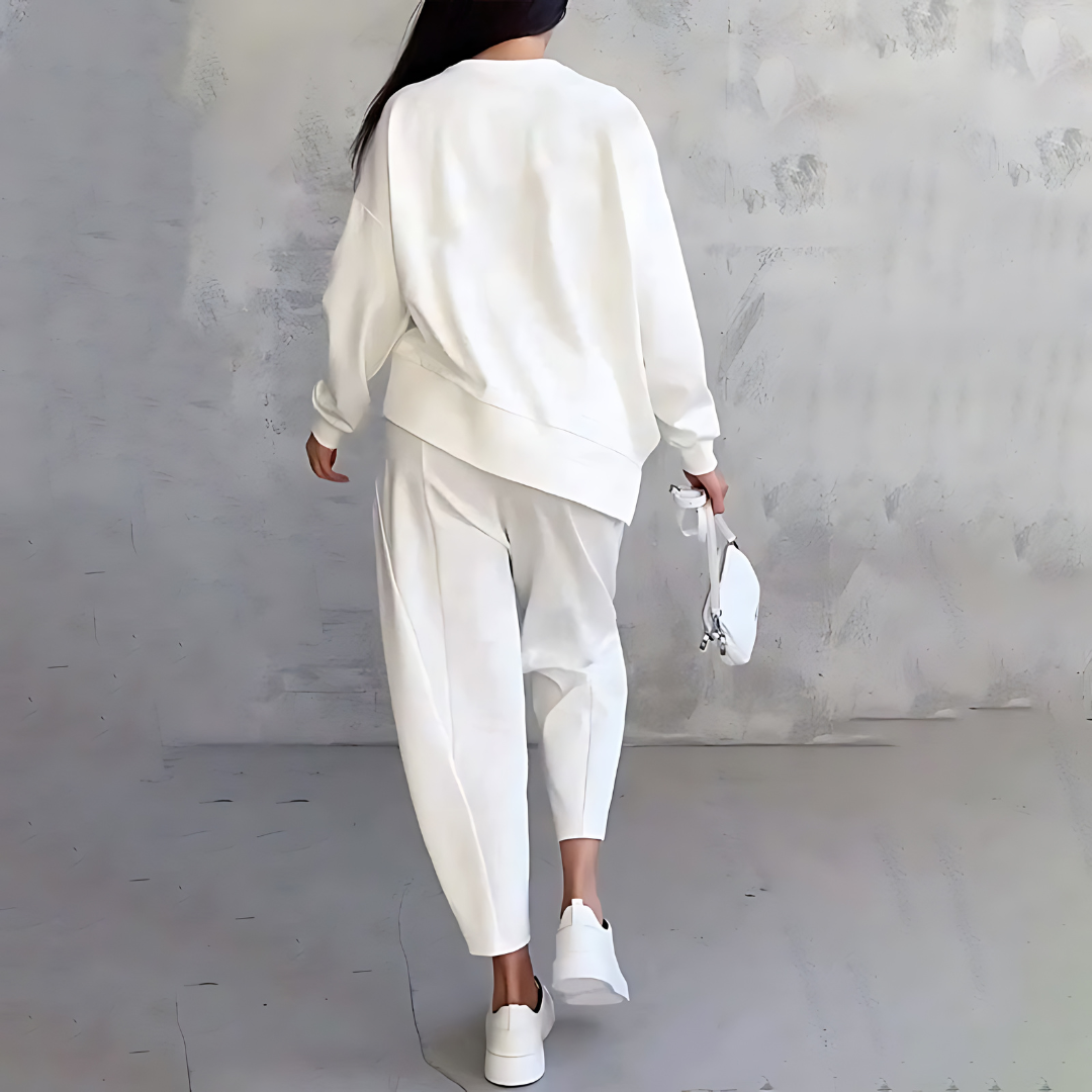 Amika | Comfortable Two-Piece Set