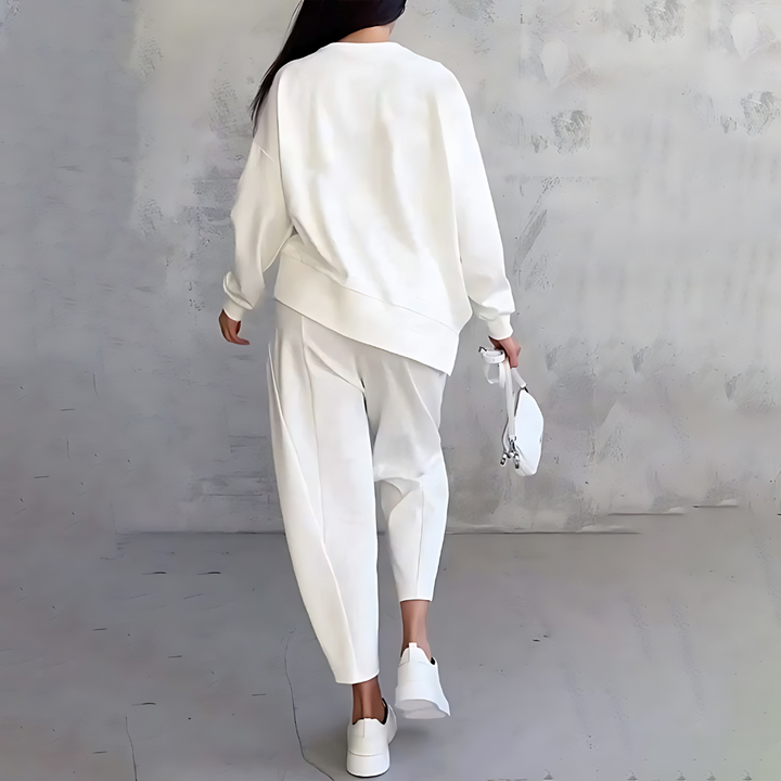 Amika | Comfortable Two-Piece Set