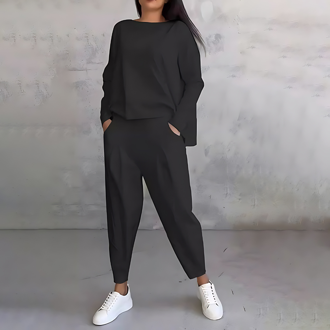 Amika | Comfortable Two-Piece Set