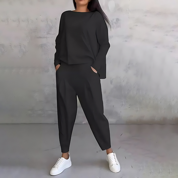 Amika | Comfortable Two-Piece Set