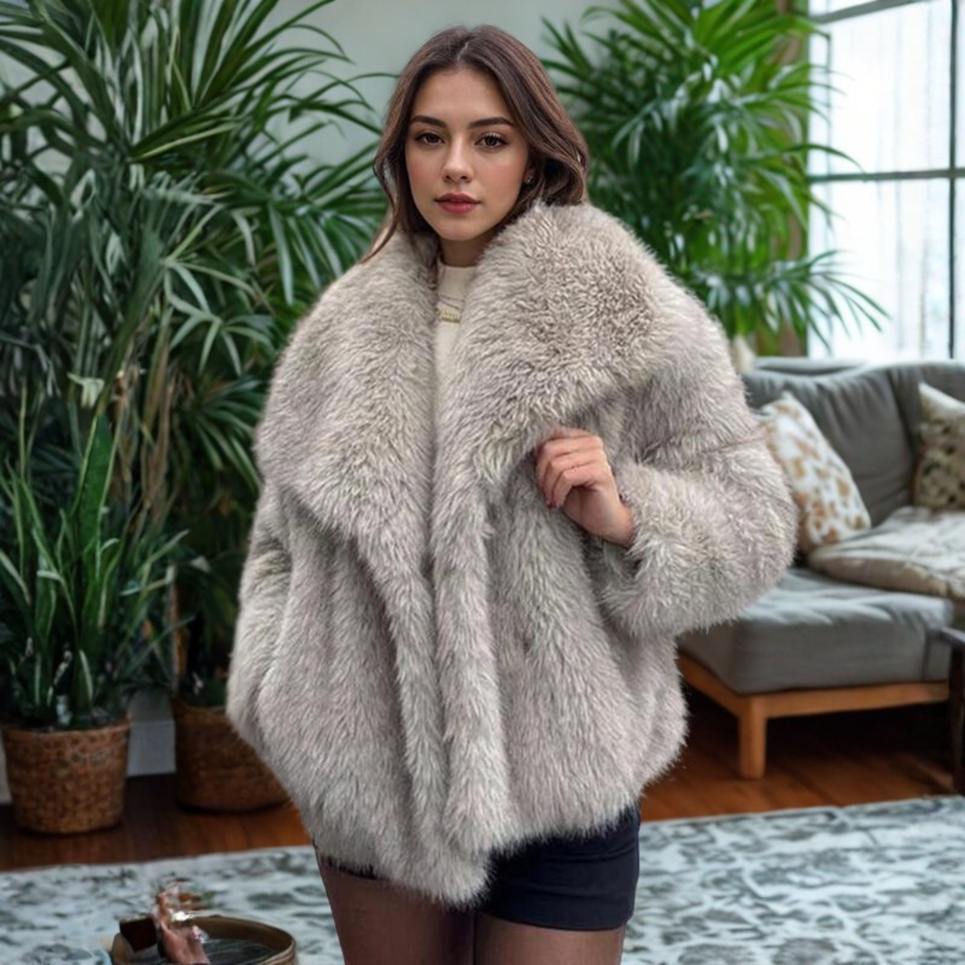 Annabelle | Collared Fuzzy Coat