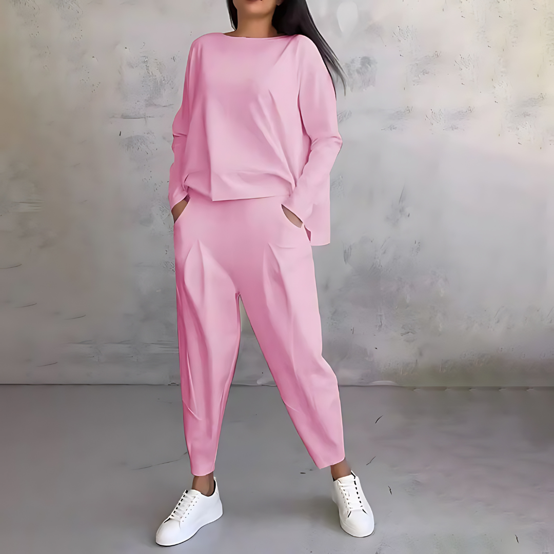 Amika | Comfortable Two-Piece Set