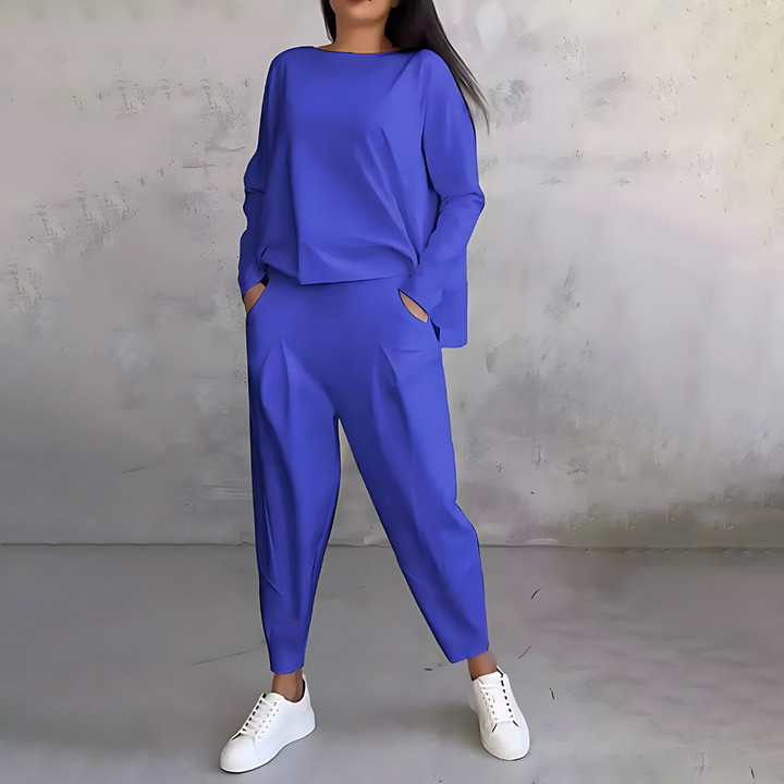 Amika | Comfortable Two-Piece Set