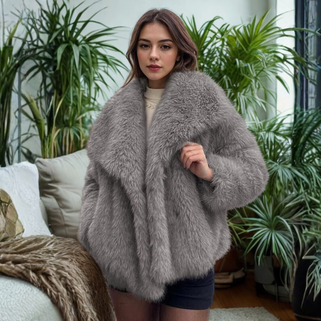 Annabelle | Collared Fuzzy Coat