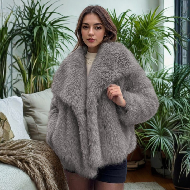 Annabelle | Collared Fuzzy Coat