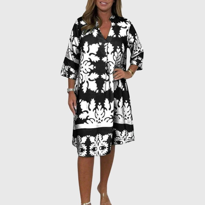 Calantha | Damask Print V-Neck Shift Dress