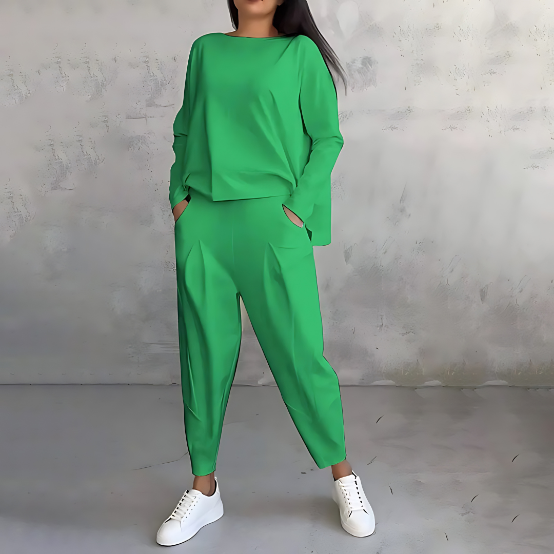 Amika | Comfortable Two-Piece Set