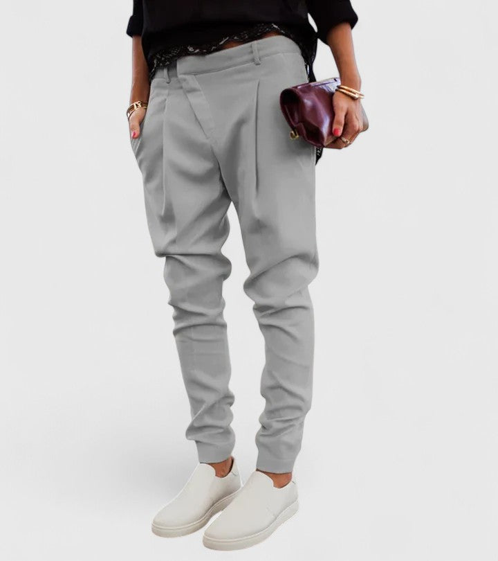 Quintina | Tailored Trousers with Pleated Front