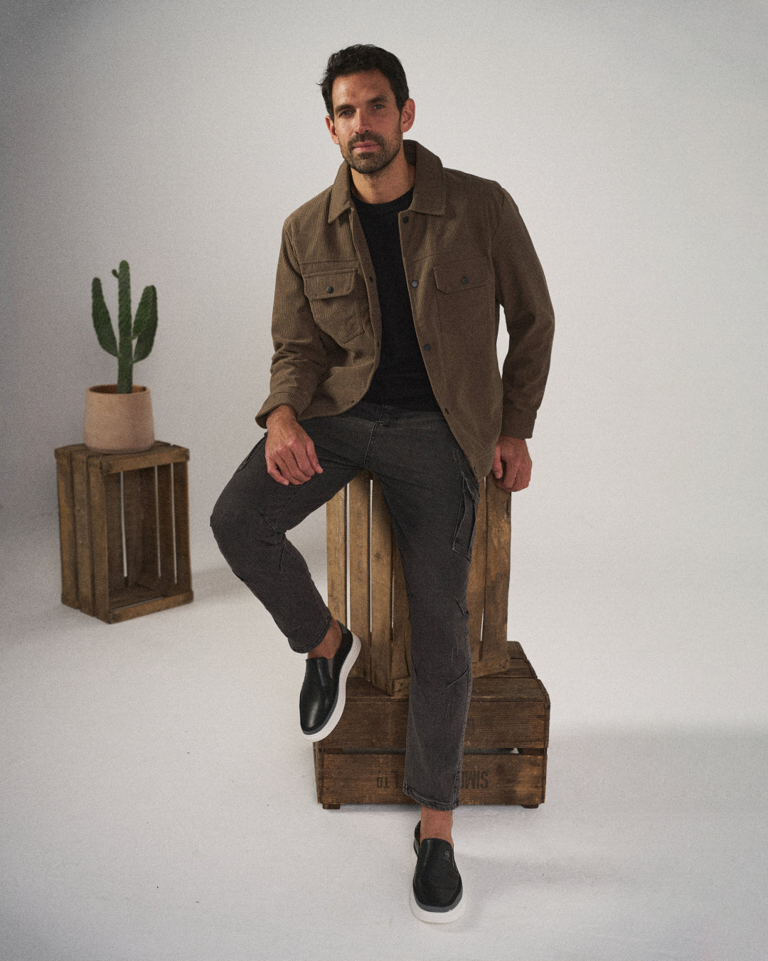 Arturo | Low-Top Slip-On Contrast Sole Shoes