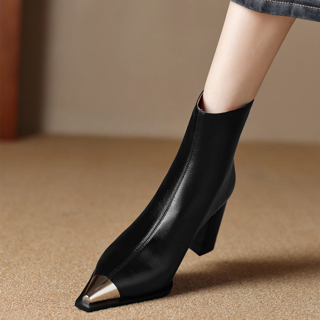 Marjolein | Casual Pointed Toe Block Heel Ankle Boots
