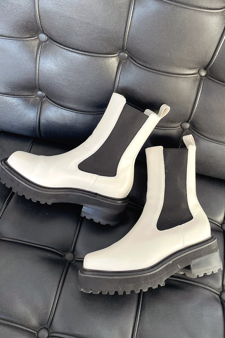 Nova | Ankle Boots Elastic Side Panels